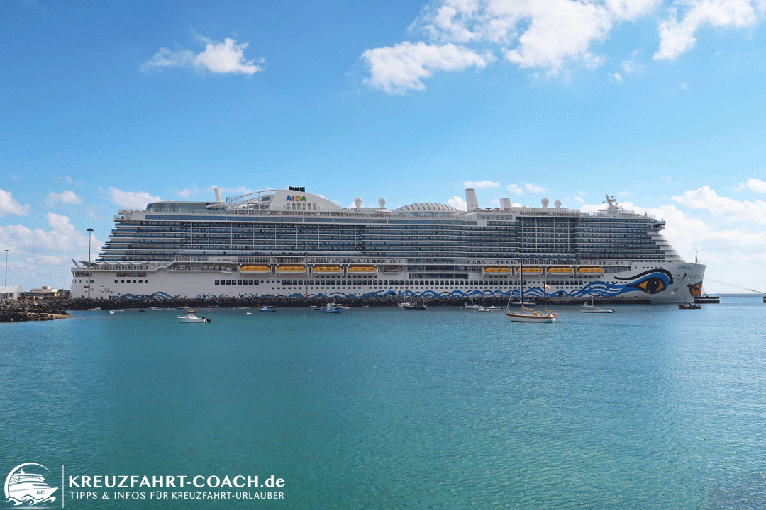 AIDAnova im Hafen Die richtige Kreuzfahrt für Dich | Großes Schiff - AIDAnova