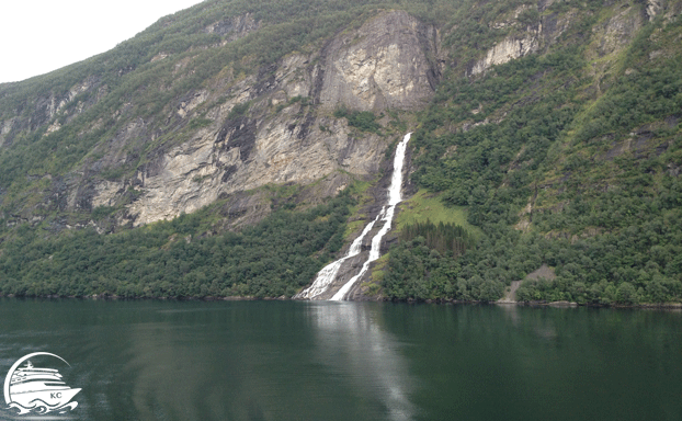 Ausflugstipps Geiranger - Fahrt durch den Geiranger Fjord - Wasserfall "Der Freier"