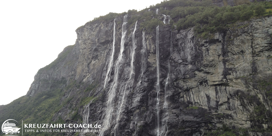 Ausflugstipps Geiranger - Fahrt durch den Geiranger Fjord - Wasserfall "Die sieben Schwestern"