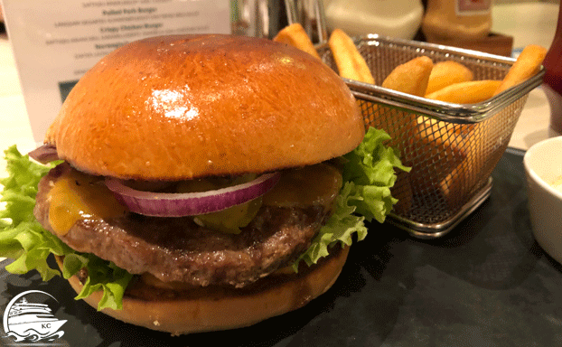 Cheeseburger im Best Burger Restaurant AIDAnova Best Burger - Cheeseburger