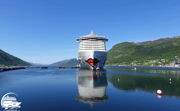 AIDAnova in Nordfjordeid Norwegen mit AIDA - AIDAnova in Nordfjordeid