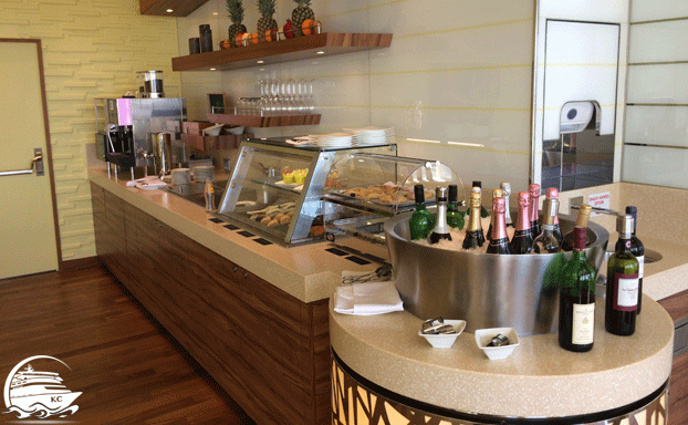 Verpflegung in der AIDA Lounge AIDAperla Reisebericht 2017 - Verpflegung in der AIDA Lounge