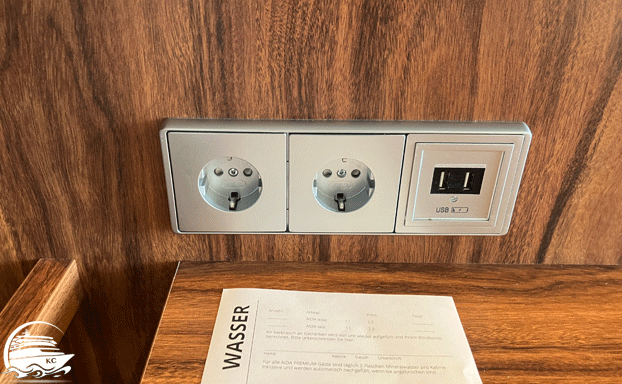 Steckdosen am Schreibtisch mit USB AIDA Kabinen Ausstattung - Steckdosen am Schreibtisch mit USB