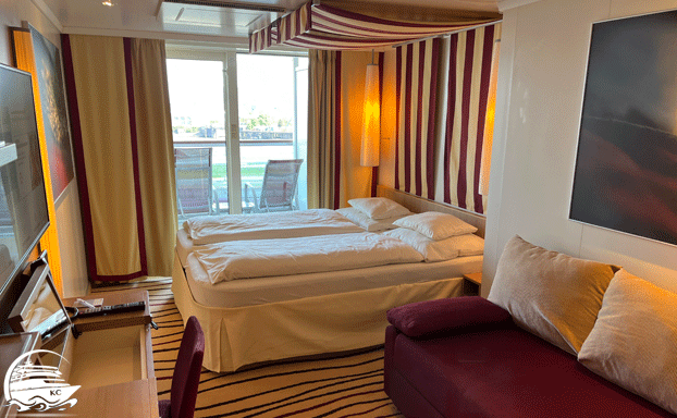 Verandakabine Komfort 10175 mit begehbarem Kleiderschrank AIDAperla Kabinen - 10175 - Verandakabine Komfort mit begehbarem Kleiderschrank