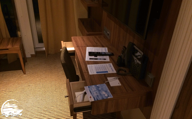 Schreibtisch AIDAperla Kabinen Bewertung - Kabine 5258 - Schreibtisch