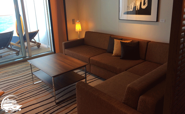 Junior Suite 8235 - Wohnbereich AIDAperla Kabinen - Junior Suite 8235 - Wohnbereich