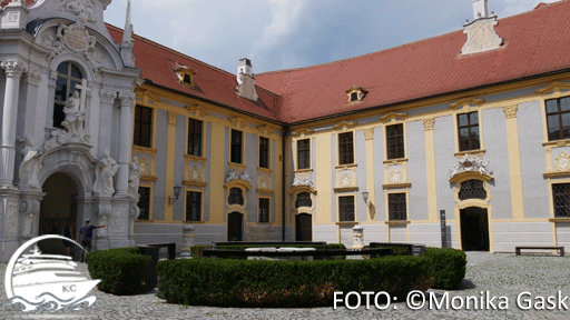 CR-monika_gask_innenhof-stift-512px FOTO: ©Monika Gask