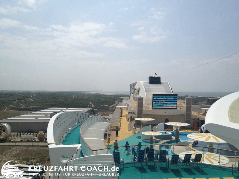 AIDAsol im Hafen von IJmuiden. Schwarzer Rauch? Fehlanzeige...