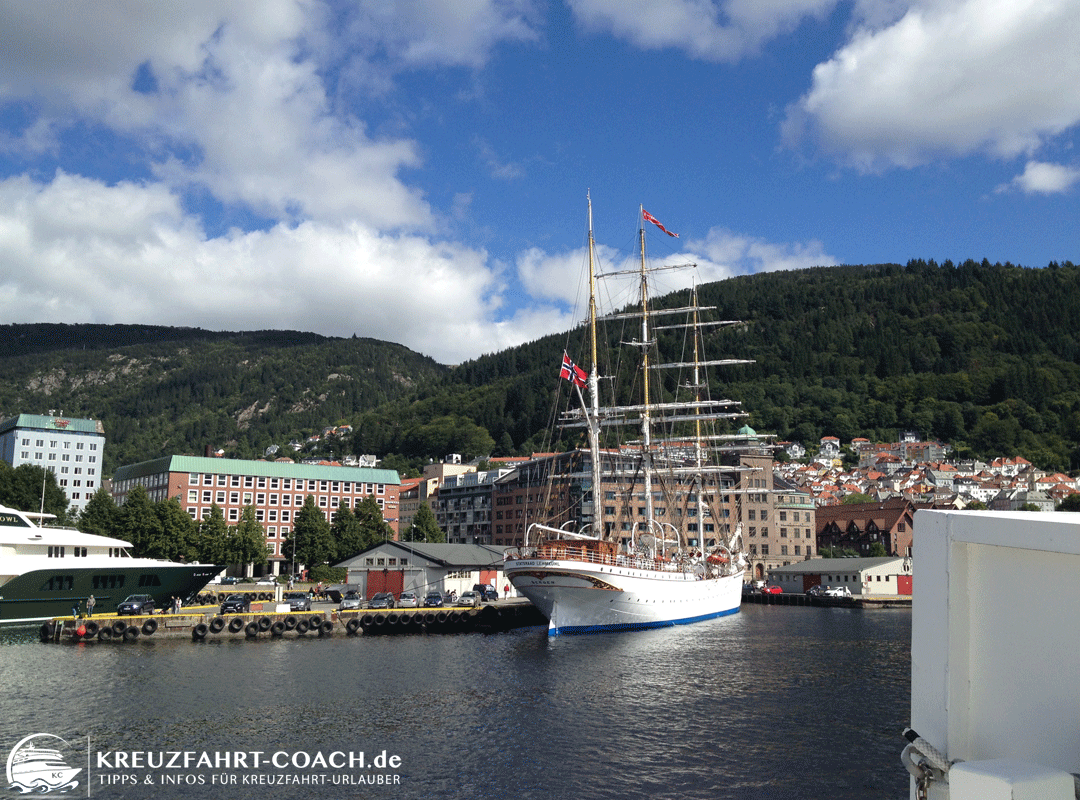 "Statsraad Lehmkuhl" in Bergen, Norwegen Blick auf die "Statsraad Lehmkuhl" in Bergen, Norwegen
